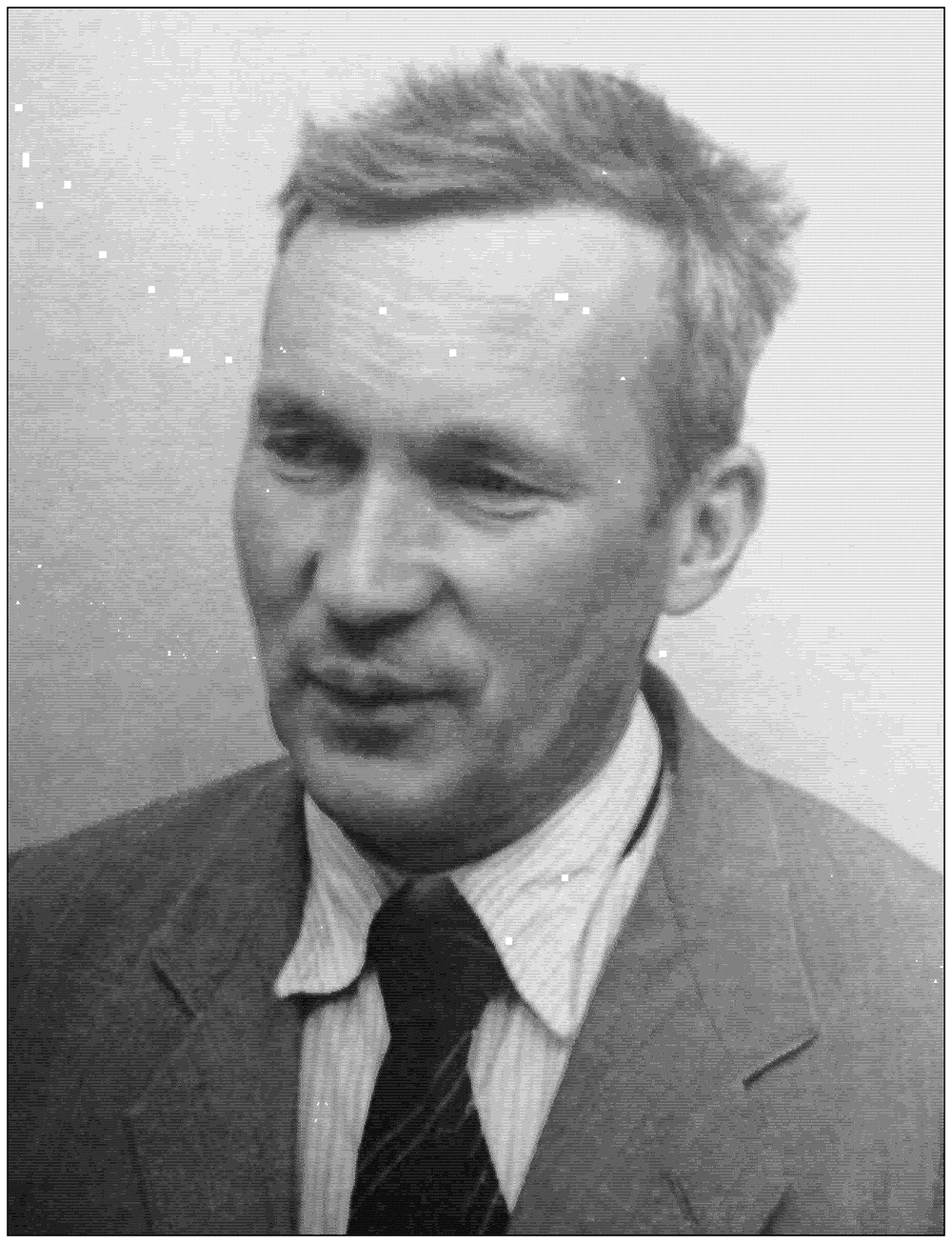 The section divider for 1944–1945: a photographic portrait of Andrei Nikolaevich, with the years “1944–1945” beneath. The date is deliberately left blank — this is a divider, not an entry.
